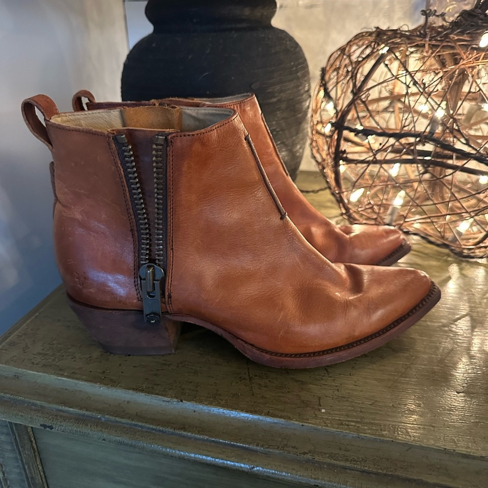 Frye Sacha Moto Shortie boots in cognac leather